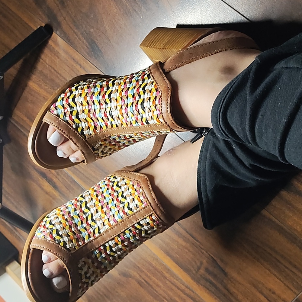 Cute Wedge open toe buckle